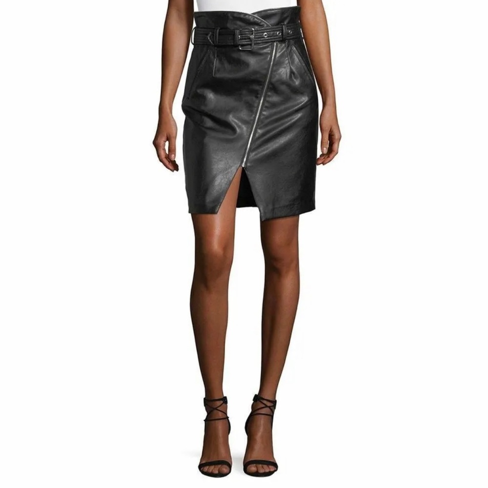 Romeo & Juliet Pleather Zipper Edge Belted Skirt in Black MED